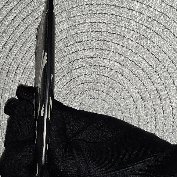 Authentic Saint Laurent Black and White Card Holder With Dustbag - Picture 8 of 9